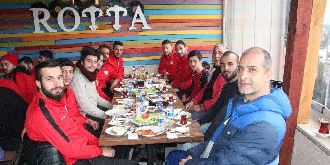 Bilecikspor’a Ülkü Ocaklarından Destek