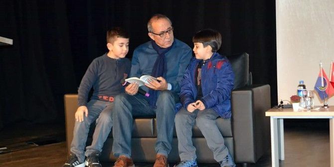 Şair Ataol Behramoğlu’na Malatya’da İlginç Hediye