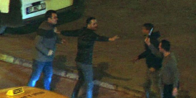 Trafikte Gece Yarısı Tekmeli Tokatlı Bıçaklı Kavga