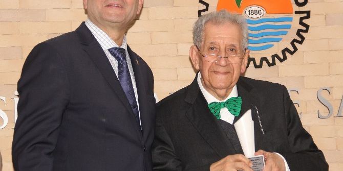 ‘Edebiyatın Cumhurbaşkanı’ Doğan Hızlan’a Mersin Kenti Edebiyat Ödülü