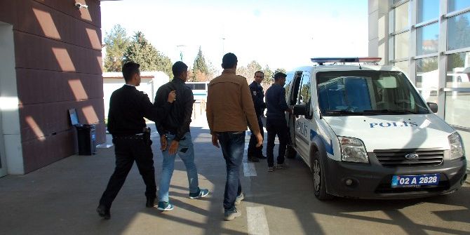 Başkasının Yerine Sınava Girenler Yakayı Ele Verdi