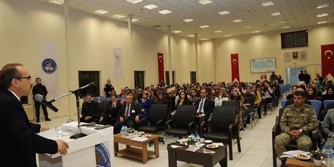 Vali Yavuz, Kız Öğrencilerle Buluştu