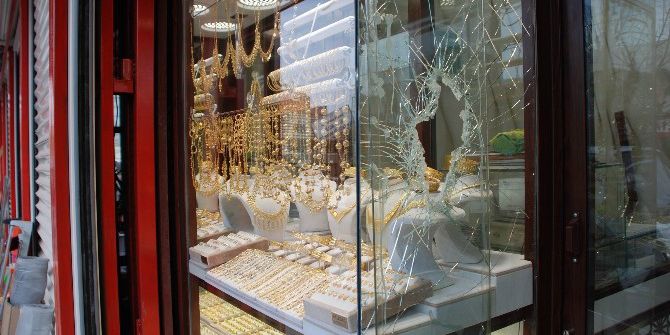 Kuyumcudan 60 Bin Liralık Altın Çalan Hırsızlar Sırra Kadem Bastı