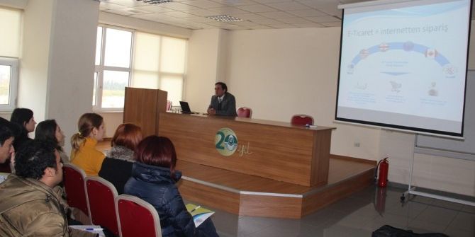Burhaniye’de E-ticaret Konulu Seminer Düzenlendi