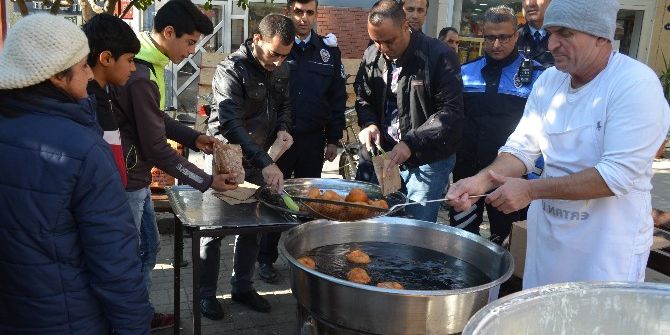 Emniyet Müdürlüğü Şehitler İçin Lokma Döktürdü