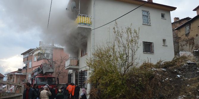 Niksar’da Ev Yangını