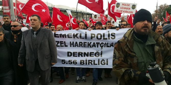 Emekli Özel Harekatçılar Şehitler Tepesi’nde Teröre Lanet Yağdırdı