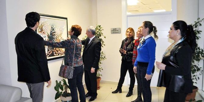 Hastane Duvarlarını Kadın Ressamlar Süslüyor