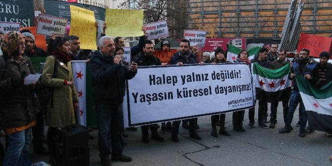 Antikapitalistlerden Galatasaray Meydanı’nda Halep Protestosu