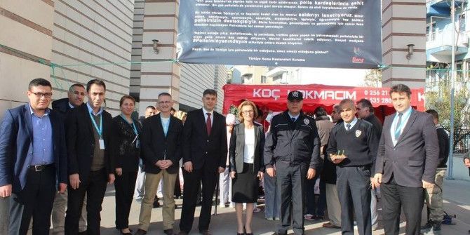 Hastane Yönetimi Ve Sağlıkçılar Şehitler İçin Lokma Döktürdü