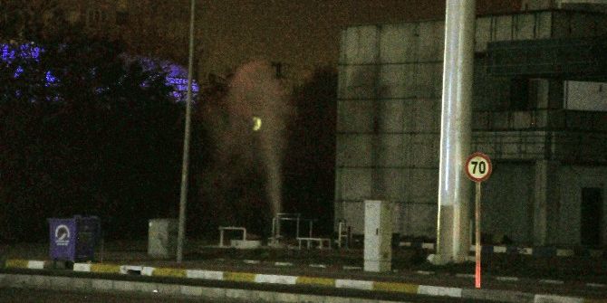 Hırsızların Zarar Verdiği Lpg Tankından Çıkan Gaz Paniğe Yol Açtı