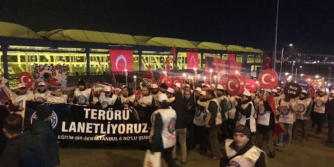 Eğitim Bir Sen Üyelerinden Şehitler Tepesi’ne Meşaleli Yürüyüş