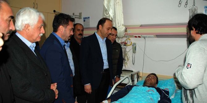 Vali Abdullah Erin Yaralı Polisleri Ve Vatandaşları Ziyaret Etti