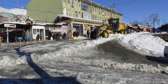 Kulp’ta Termometreler Eksi 13’ü Gösterdi