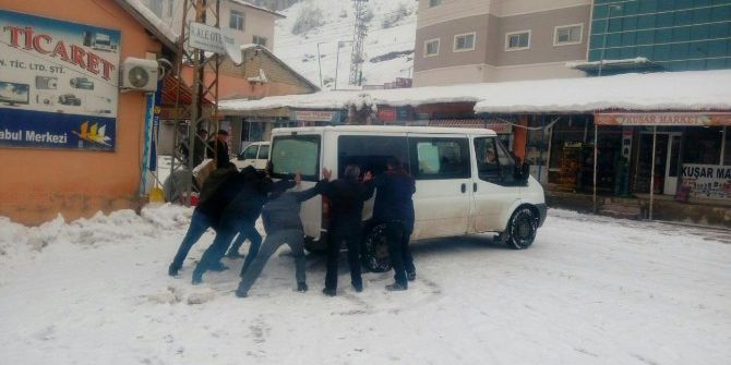 Çukurca’da Dondurucu Soğuklar