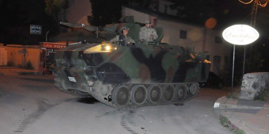 Kars’ta Vatandaşlardan Tanklara Tepki