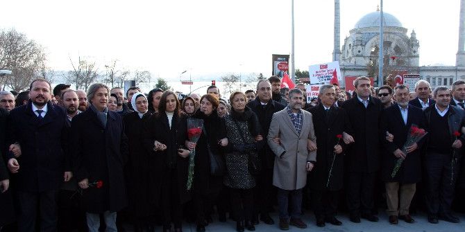 Ak Parti İstanbul Milletvekilleri Şehitler Tepesi’nde Dua Etti