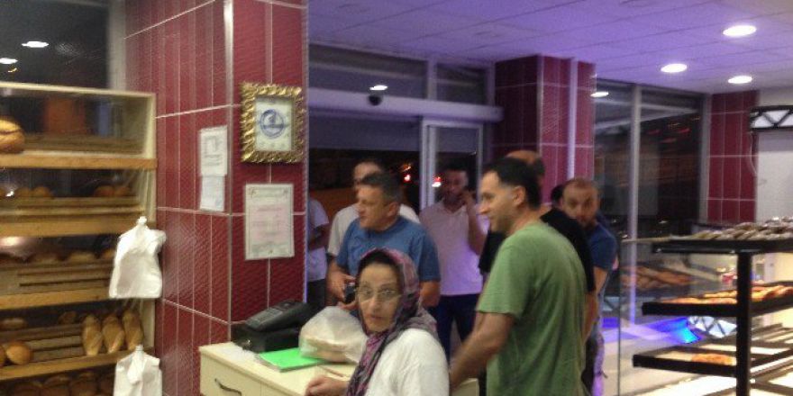 Darbe Oldu Sanan Giresunlular Fırın Ve Petrol İstasyonlarına Akın Etti