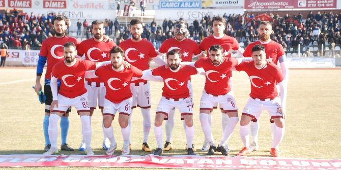 Tokatspor Sahaya Ay-yıldızlı Tişörtle Çıktı