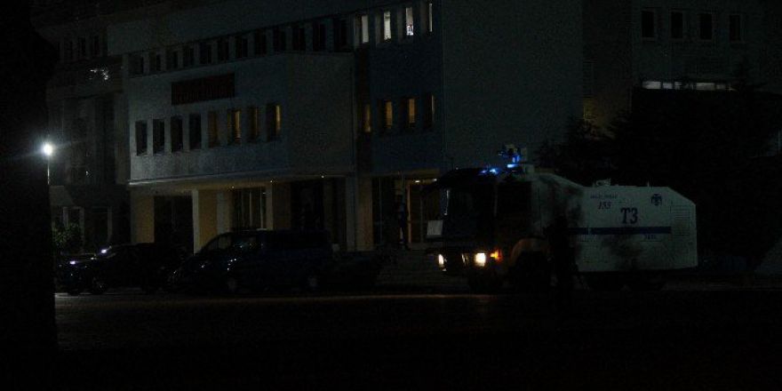 Trabzon Devletinin Ve Cumhurbaşkanının Yanında