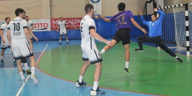 Nilüferli Hentbolculardan Farklı Galibiyet