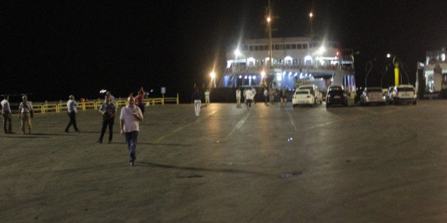 Çanakkale’de Feribot Seferleri Durduruldu, Gemiler Limandan Uzaklaştırıldı