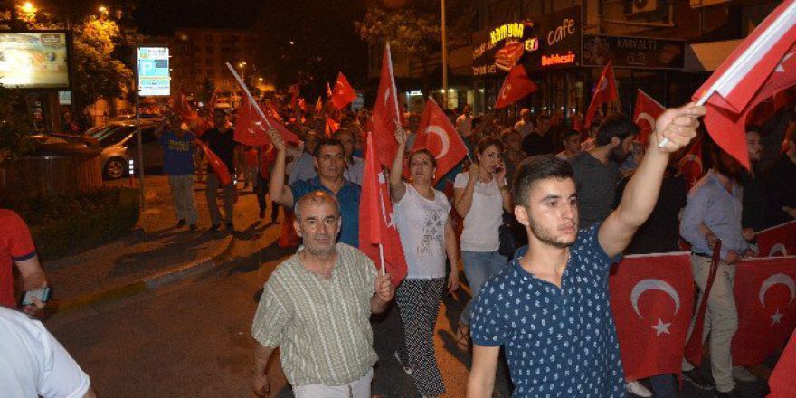 Balıkesir’de ’Asker Kışlaya’ Sesleri