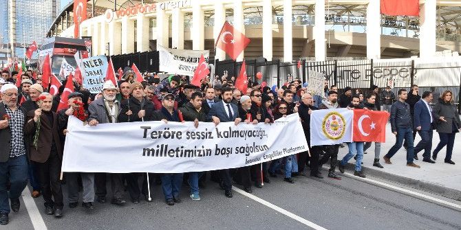Sanatçı Metin Şentürk Ve Engelli Vatandaşlar Şehitler Tepesi’ni Ziyaret Etti