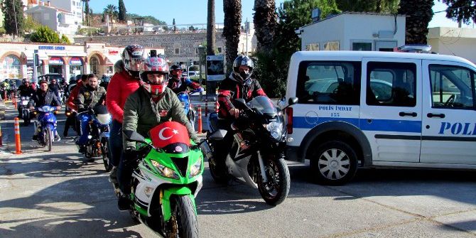 Çeşmeli Motosiklet Tutkunları, Polis Ve Askeri Ziyaret Etti