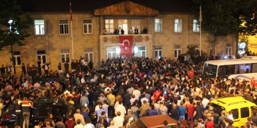 Bayburt Sokağa Döküldü