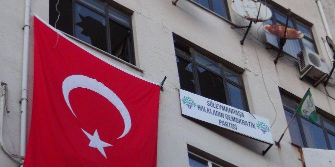 Tekirdağ’da Hdp Bürosuna Saldırı