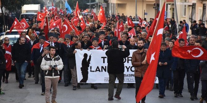 Gazeteciler ’Hasan Tahsin Ruhu’ Sloganıyla Teröre Lanet Yürüyüşü Düzenledi