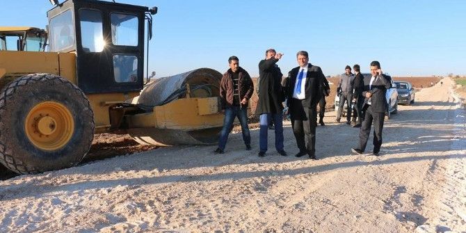 Kırsal Mahallelerde Yol Çalışmaları Sürüyor