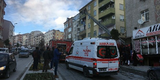 Yangında Mahsur Kalan Çocukları İtfaiye Kurtardı