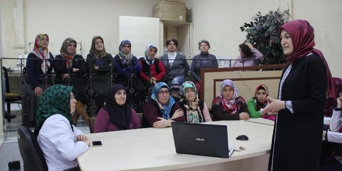 Kaçem Kursiyerlerine Sağlık Eğitimi Veriliyor