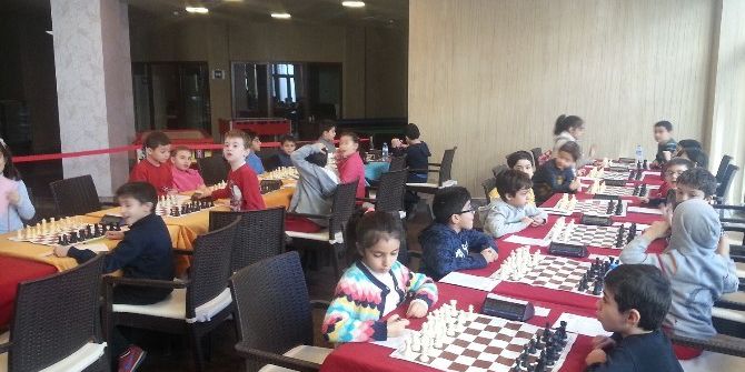 Gkv’liler Kurtuluş Satranç Turnuvasından Başarıyla Döndü
