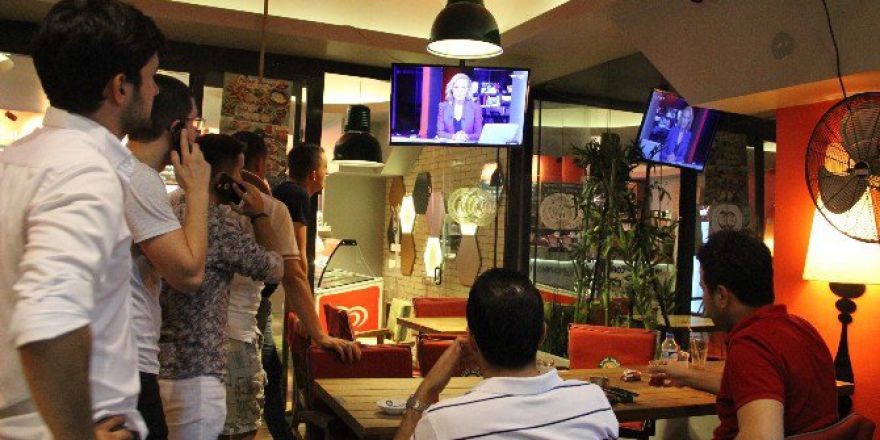 Manisa Valiliğinde Hareketli Saatler