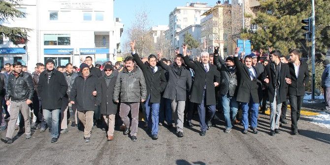 Niğde’de Şehitler İçin Yürüyüş Düzenlendi