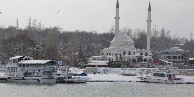 Van’da Kar Yağışı Sonrası Kış Manzaraları