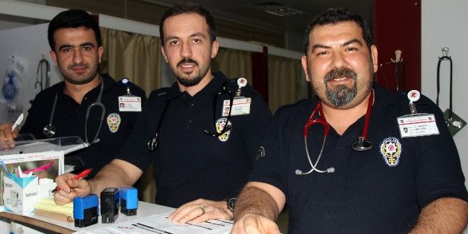 Acil Servis Doktorları Çevik Kuvvet Üniformasıyla Mesai Yaptı