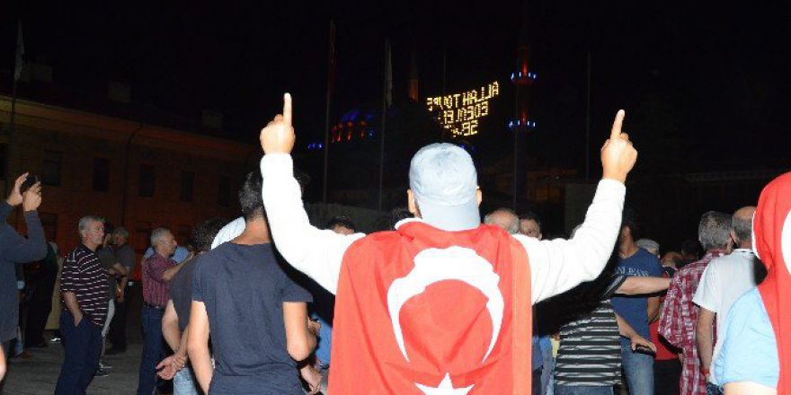 Darbe Girişimine Karşı Camilerden ‘Birlik’ Çağrısı