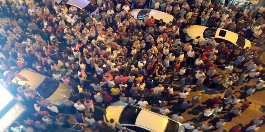 Nevşehir’de Vatandaşlar Ak Parti İl Başkanlığına Akın Etti