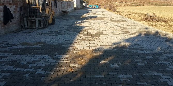 Kılcanlar Mahallesi’ne Kilit Parke Çalışması