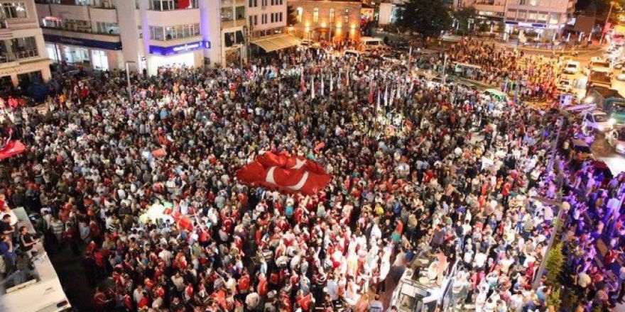 Ordu Darbeye ’Dur’ Dedi