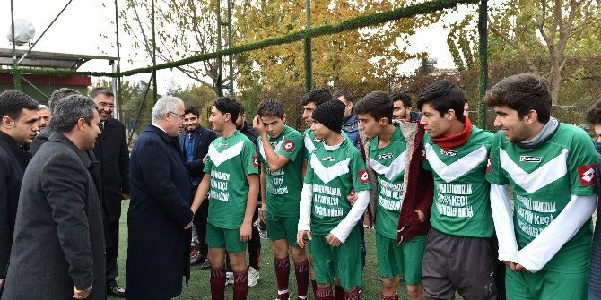 Vali Tuna’dan Kurumlara Sporu Destekleyin Çağrısı