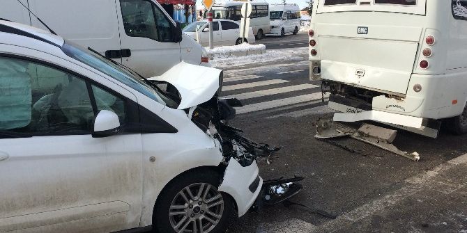 Elazığ’da Trafik Kazası: 6 Yaralı