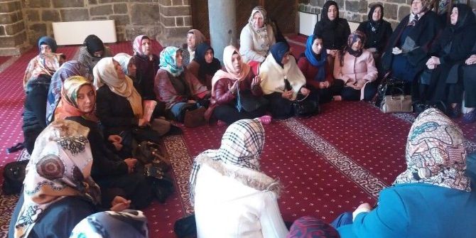 Ak Partili Kadınlar Şehitler İçin Mevlit Okuttu