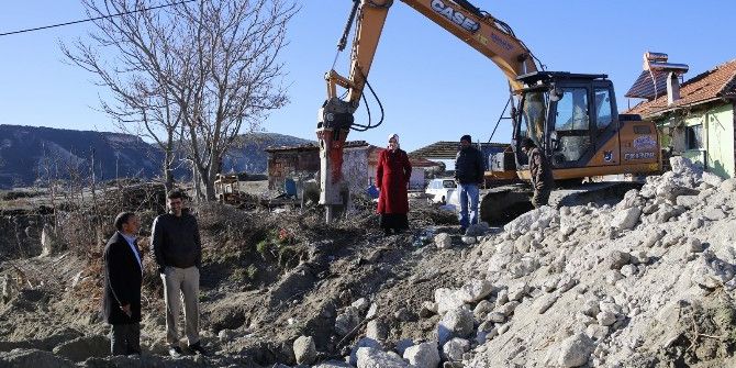 Güvercinlik’te Dere Islahı Yapılıyor