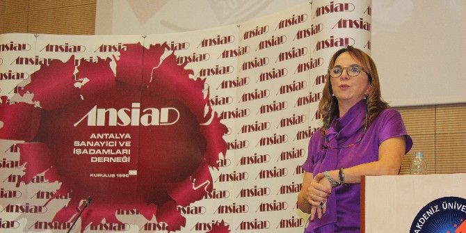 Ayşen Zamanpur Üniversite Öğrencilerine Yaşam Felsefesini Anlattı