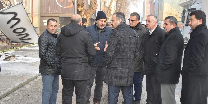 İnegöl’de 7 İş Yerinin Yandığı Yangında İtfaiyeye Tepki